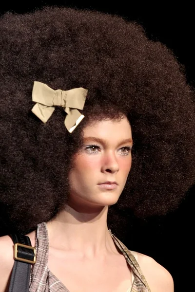 Look 11